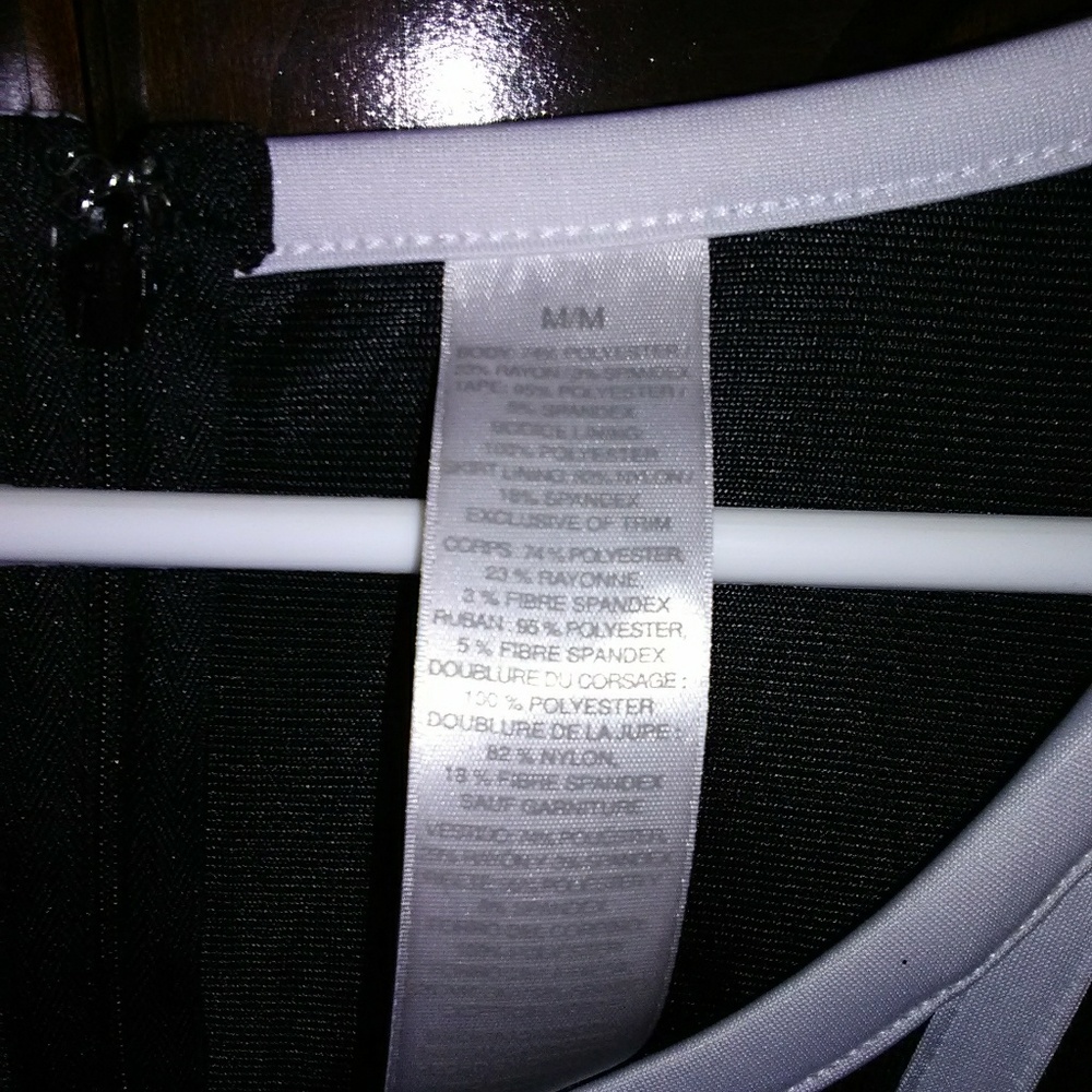 Dress - Picture 3 of 4